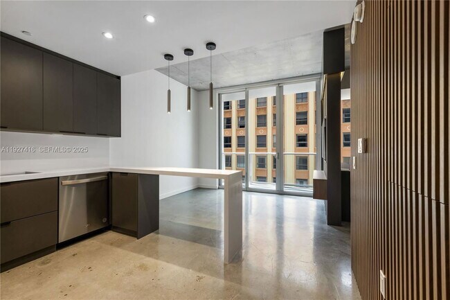 Building Photo - 151 SE 1st St