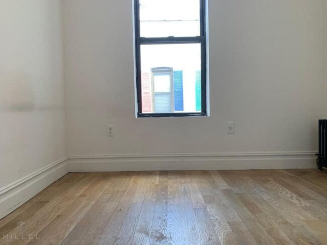 Building Photo - 1 bedroom in ASTORIA NY 11105