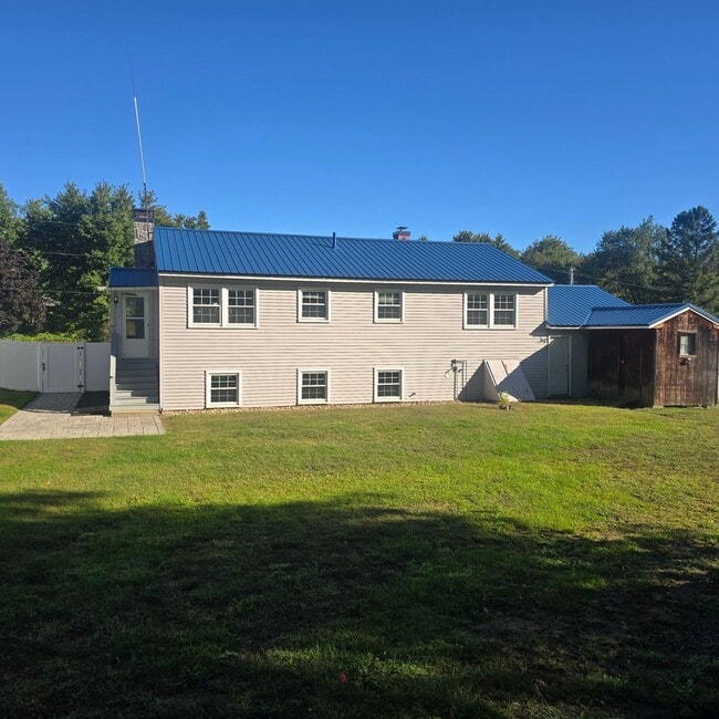 Building Photo - 432 Joseph St Ext