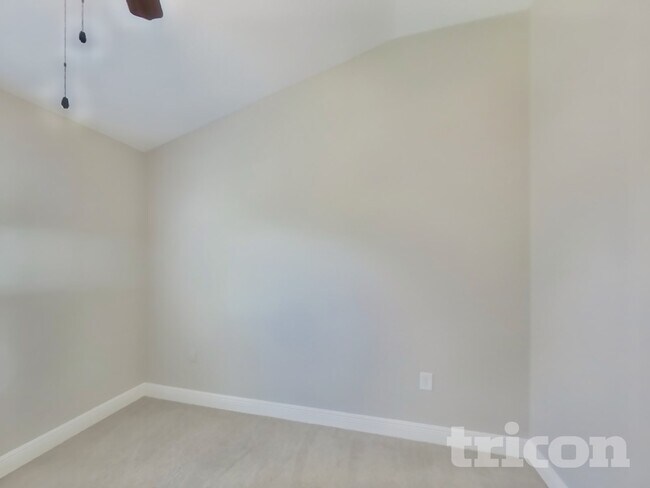 Building Photo - 6681 Freeport Dr