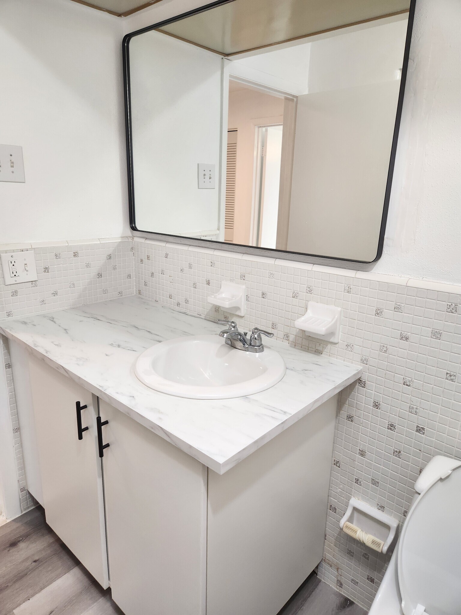 Building Photo - 2521 Country Club Dr