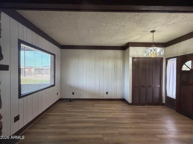 Building Photo - 1328 E Maddock Rd