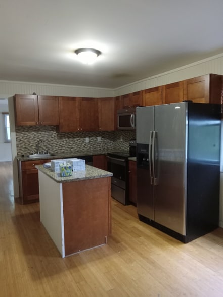 Building Photo - 199 Main St