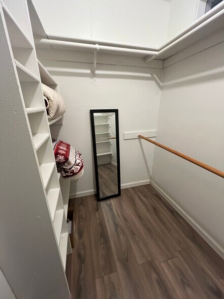 Walk-in closet - 14052 Wings of Morning Dr