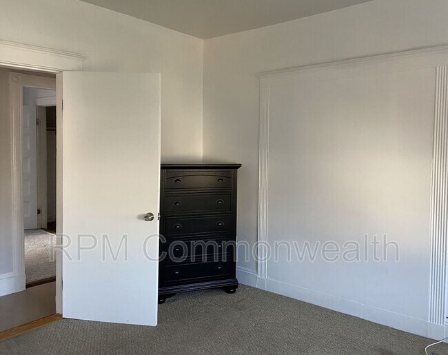 Building Photo - 28 Millet St