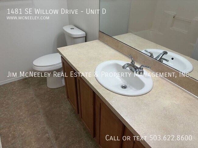 Building Photo - 1481 SE Willow Dr