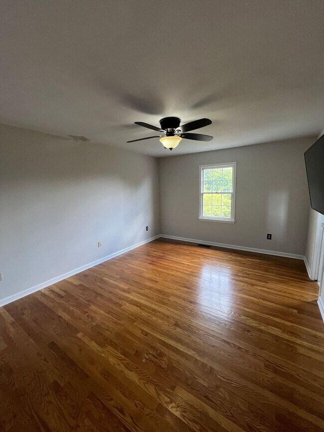 Building Photo - Beautiful 3 Bedroom house in Fishersville ...
