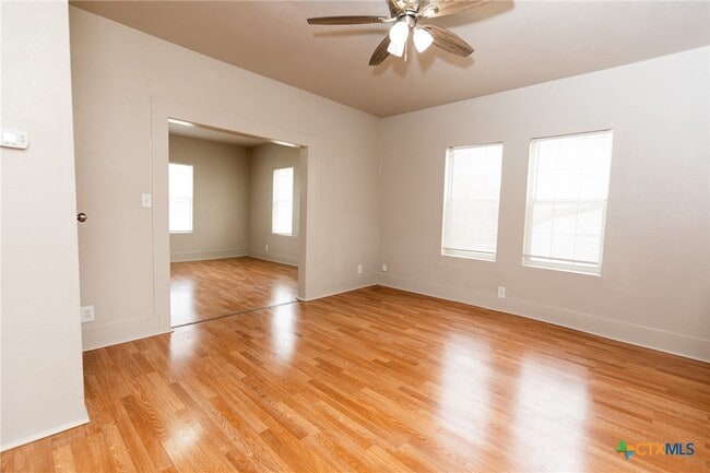 Building Photo - 905 N 9th St