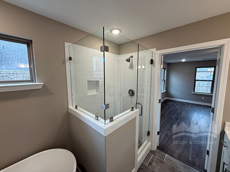 Building Photo - 581 Tucker View Dr