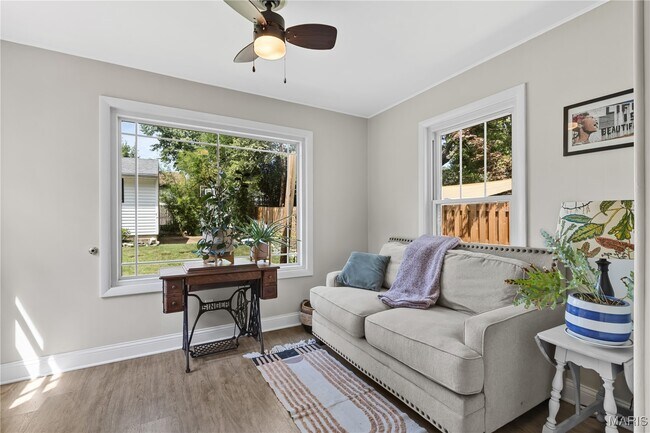 Building Photo - 7525 Suffolk Ave