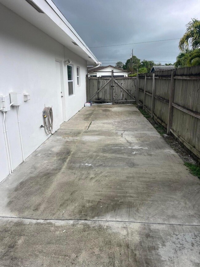 Building Photo - 131 Orchard Ridge Ln