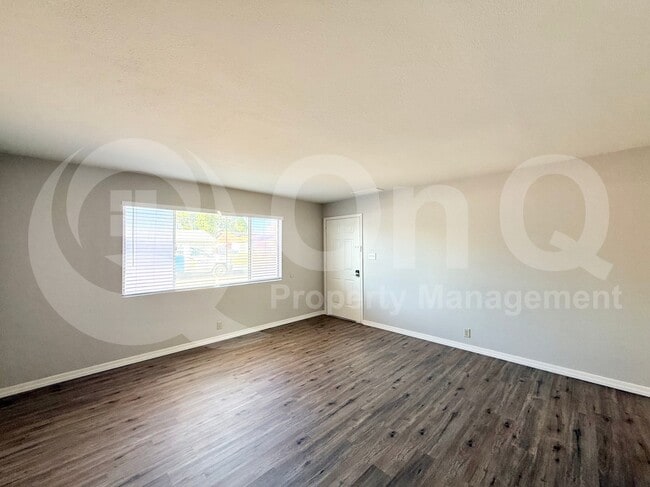 Building Photo - 1307 W Elna Rae St