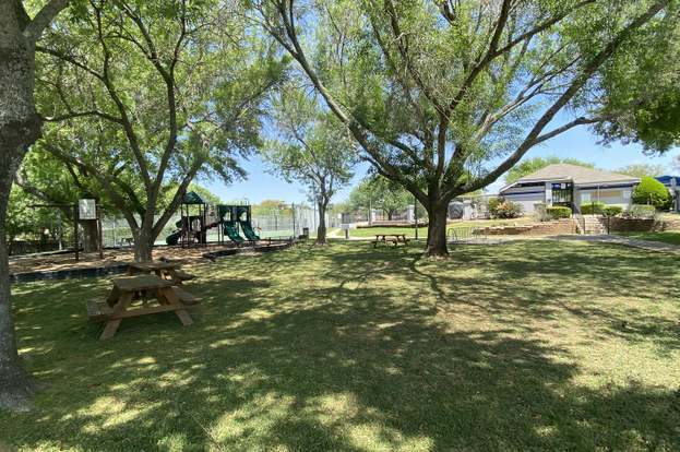 Building Photo - 12811 Hunting Bear