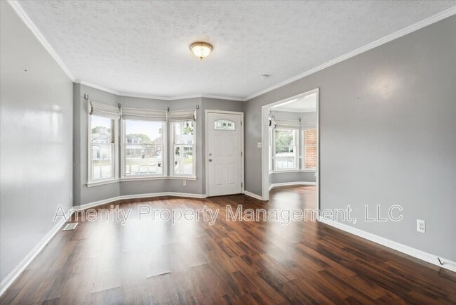 Building Photo - 32 Wainwright Dr
