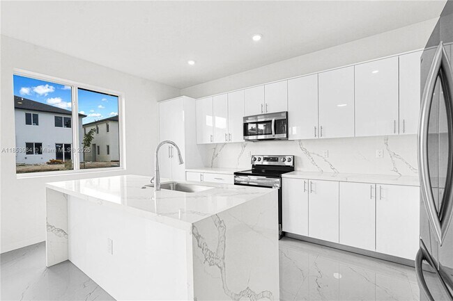 Building Photo - 22467 SW 125th Ave