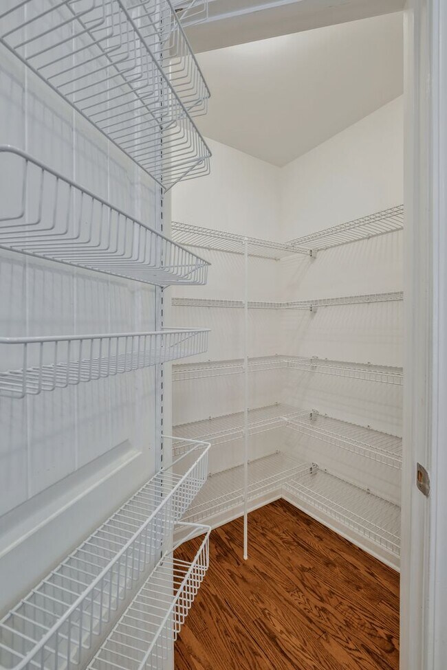 Building Photo - Updated Hermitage townhome, 2BR 2.5 bath, gym, pool, sidewalks, garage, fenced yard, available now!