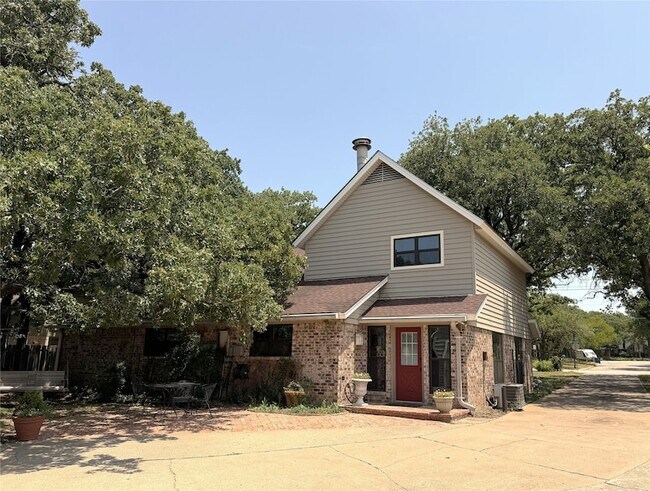 Building Photo - 3410 Timberline Dr