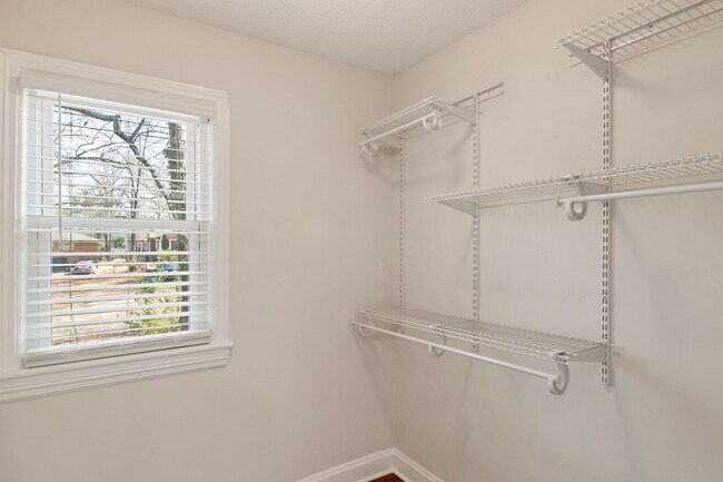 Building Photo - Spacious 1 Bedroom Duplex in Trinity Park, blocks from Duke! - Renovated & Pet Friendly