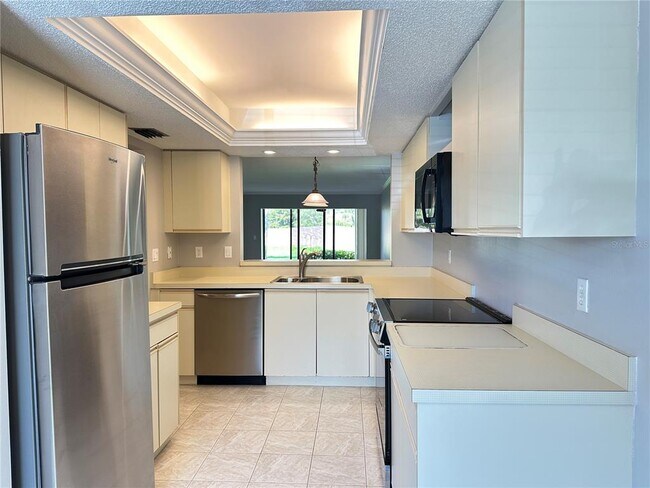 Building Photo - 6191 Timberlake Dr