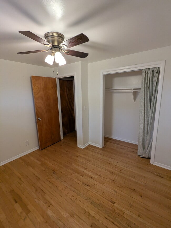 Building Photo - 7070 Beacon Way
