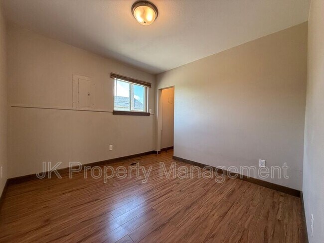 Building Photo - 3625 2nd Ave N