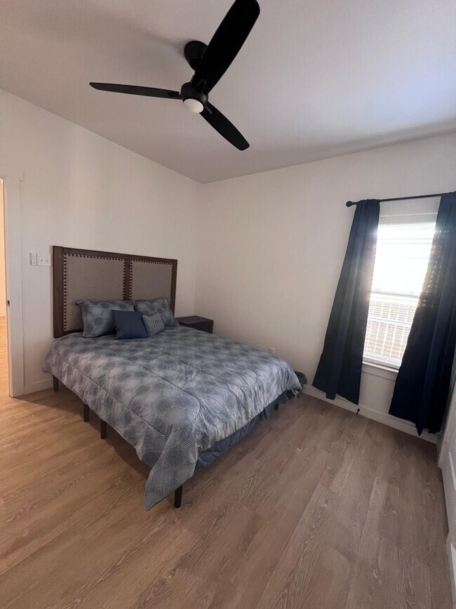 Building Photo - 5805 Virginia Ave