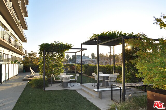 Building Photo - 1115 Sunset Blvd