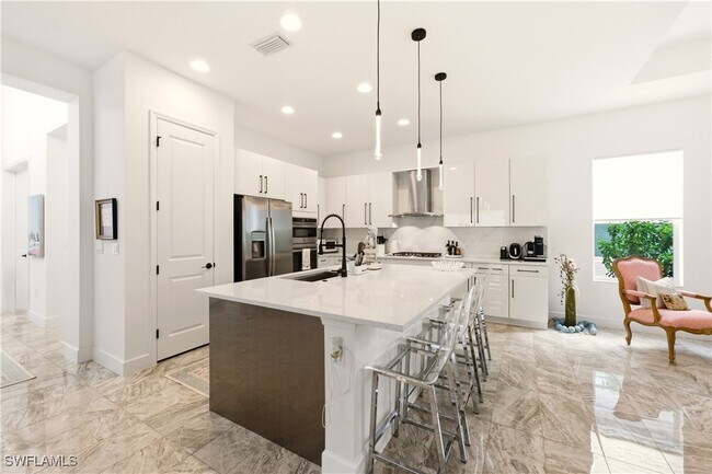 Building Photo - 11899 Gardenia Ave