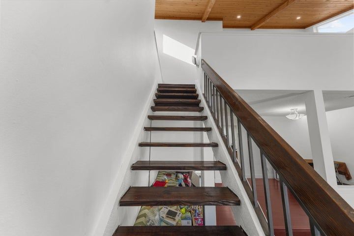 Building Photo - 7621 Sierra Terrace W