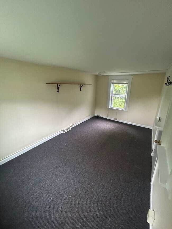 Building Photo - 79 Chase St