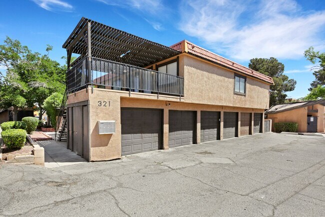 Primary Photo - Cute 2 bedroom condo