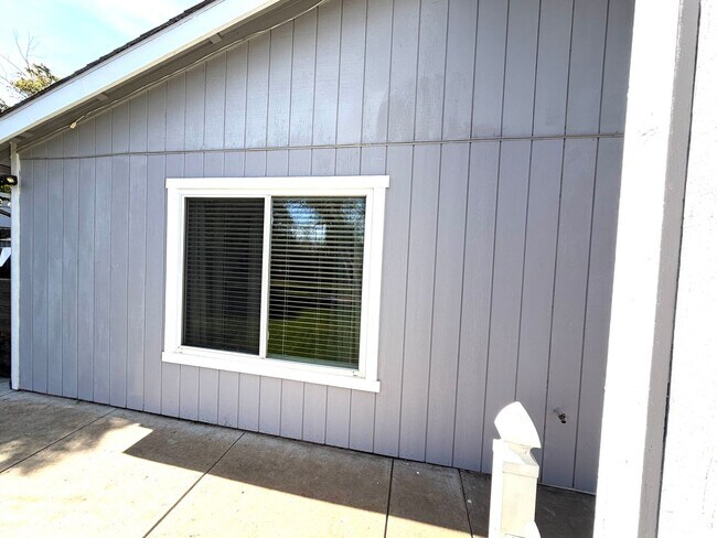 Building Photo - 9756 Greensboro Cir
