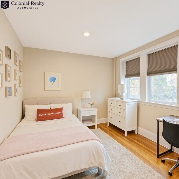 Building Photo - 68 Egmont St