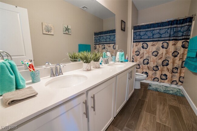 Building Photo - 111 Verde Rosa Dr