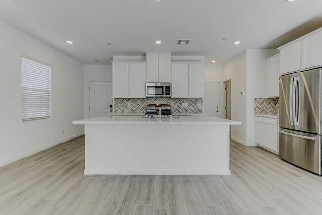 Building Photo - Dream Home in Cadence with Private Balcony & Modern Style!