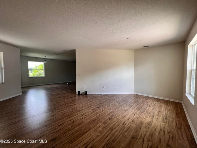 Building Photo - 1458 Deming Dr SE