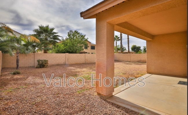 Building Photo - 2047 E Riviera Dr