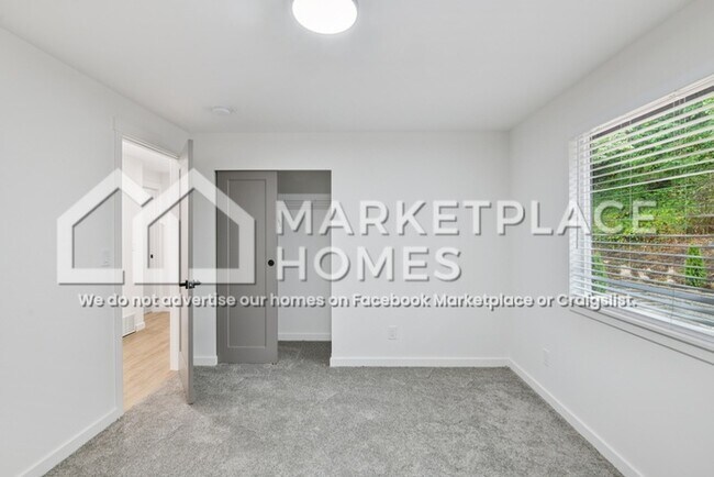 Building Photo - 2032 N Castle Way