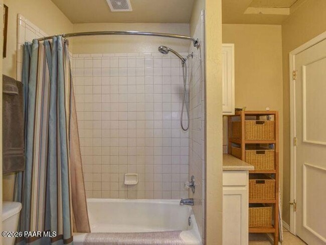 Building Photo - 325 E Union St