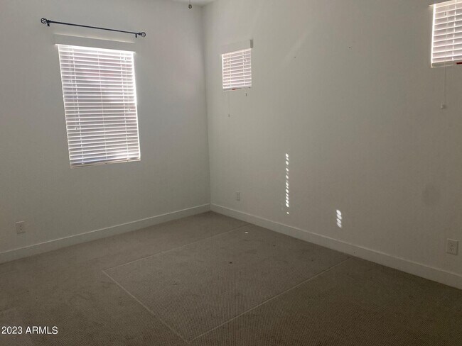 Building Photo - 7218 W Pinnacle Vista Dr