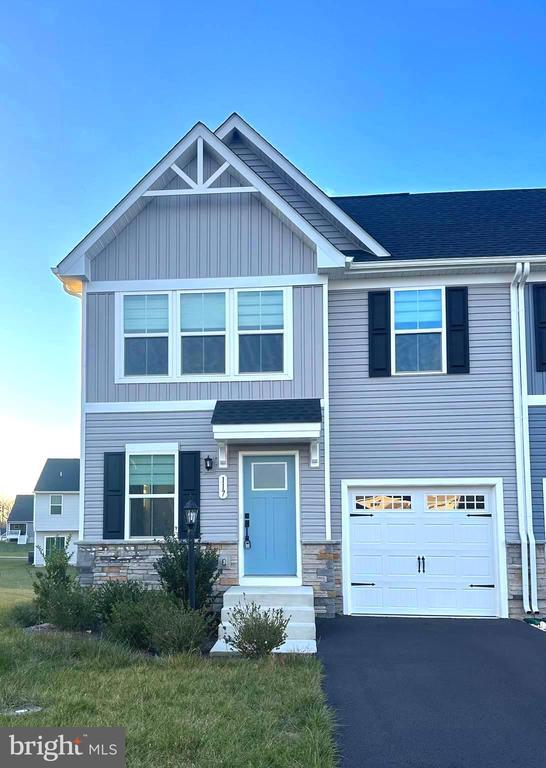 Building Photo - 117 Dunster St