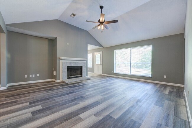 Building Photo - 17930 Seven Pines Dr