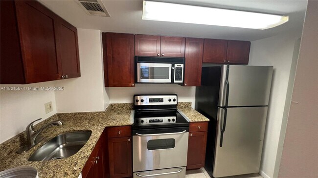 Building Photo - 770 Claughton Island Dr