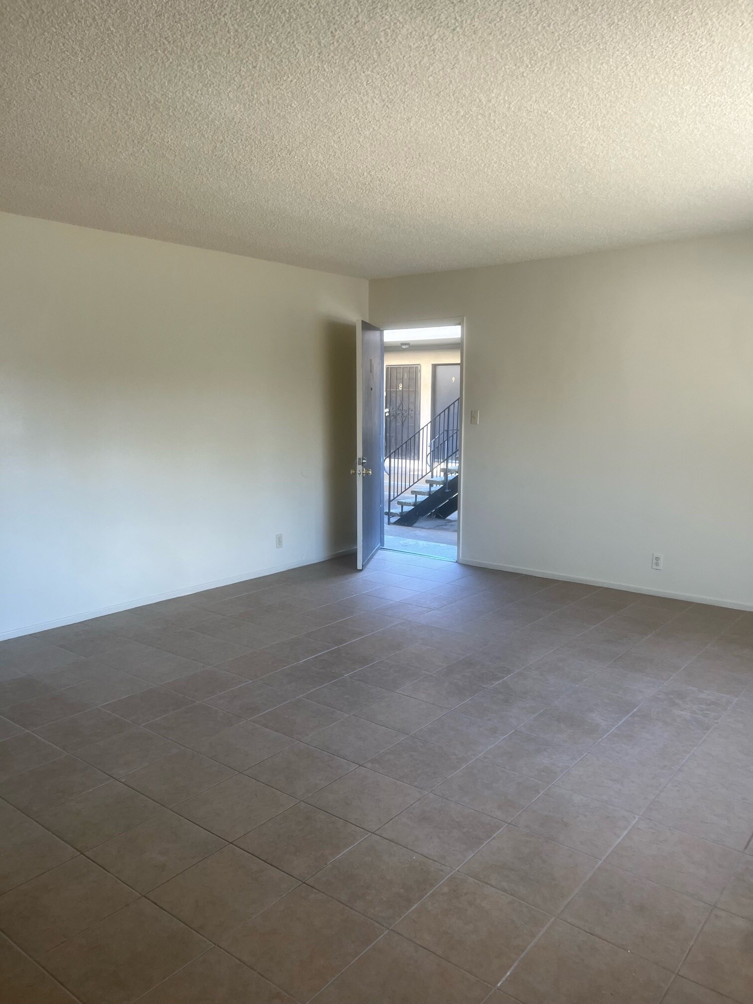 Building Photo - 12625 San Fernando Rd
