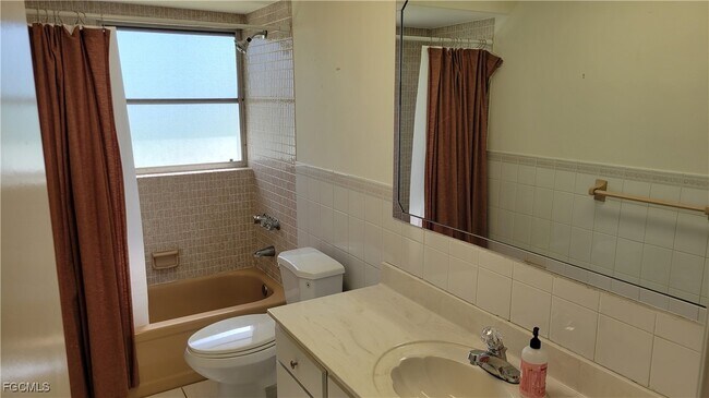 Building Photo - 5638 Riverside Dr