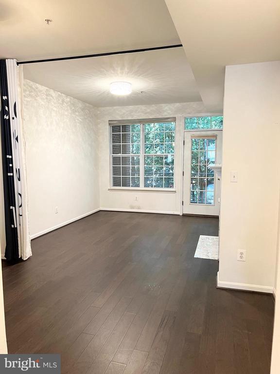 Building Photo - 2665 Manhattan Pl