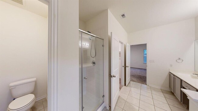 Building Photo - 7331 Parkview Dr