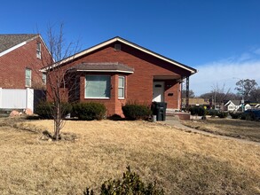 Building Photo - 2451 S 14th St