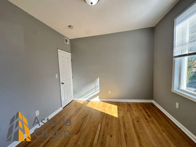 Building Photo - 3004 Clifton Ave