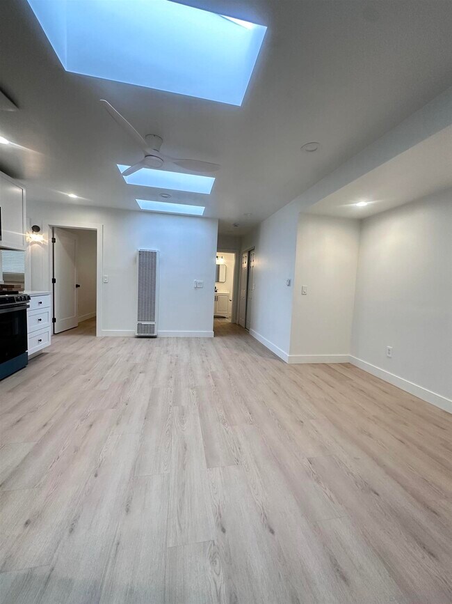 Building Photo - 1133 Sweetwater Ln